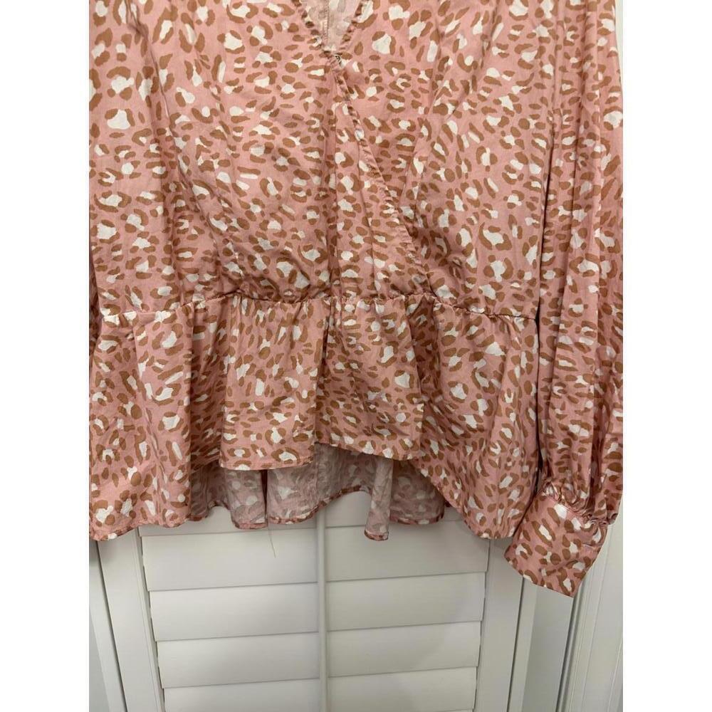 Eloquii Drama Sleeve‎ Peplum Blouse in pink and white leopard print size 16 - Picture 2 of 6